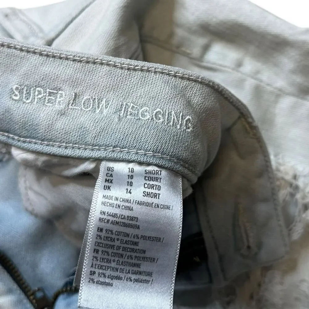 AMERICAN EAGLE Women’s Light Blue Wash Super Stretch Super Low Rise Distressed S - Picture 5 of 6